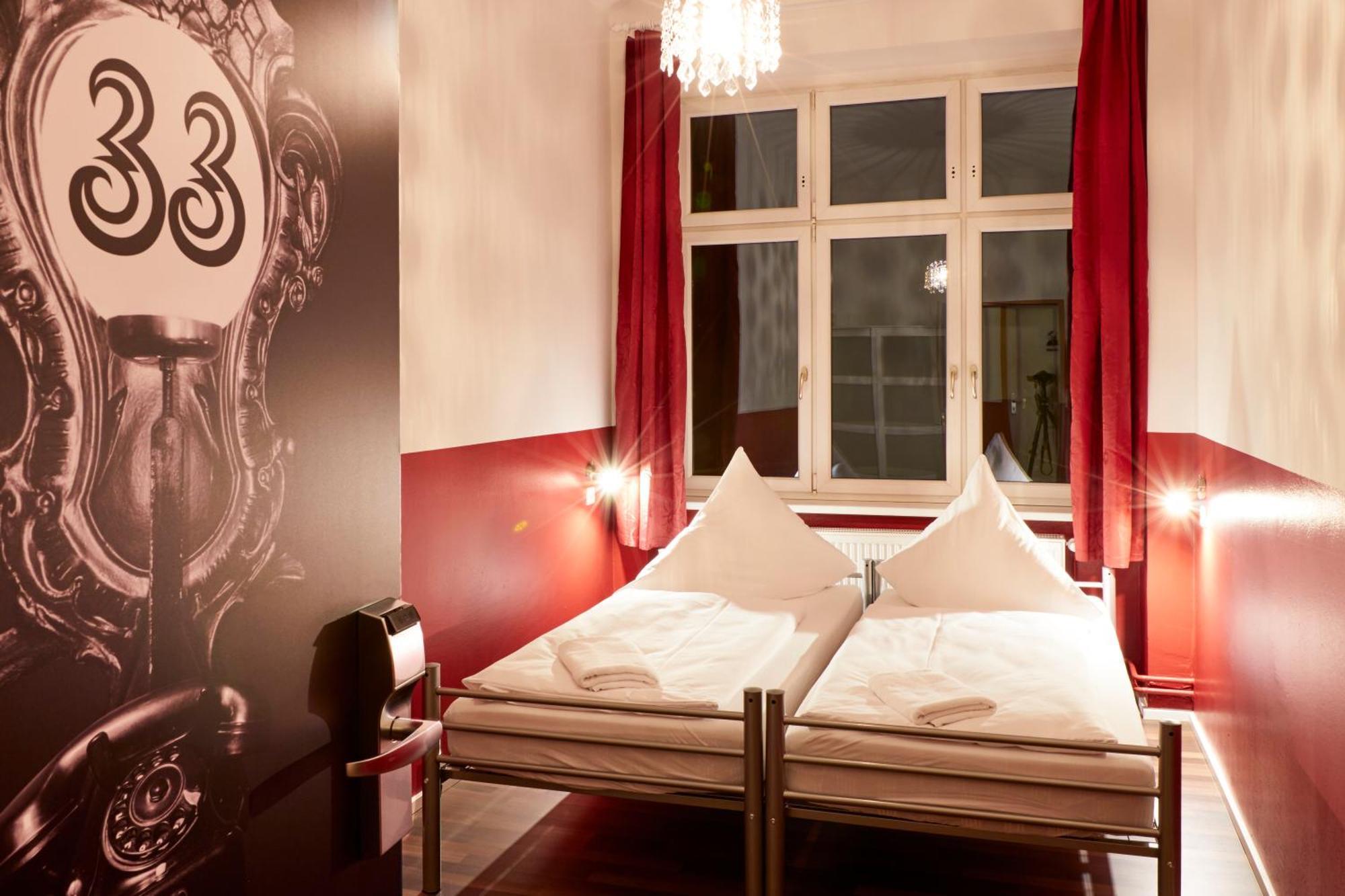 Doppel-/Zweibettzimmer mit Gemeinschaftsbad